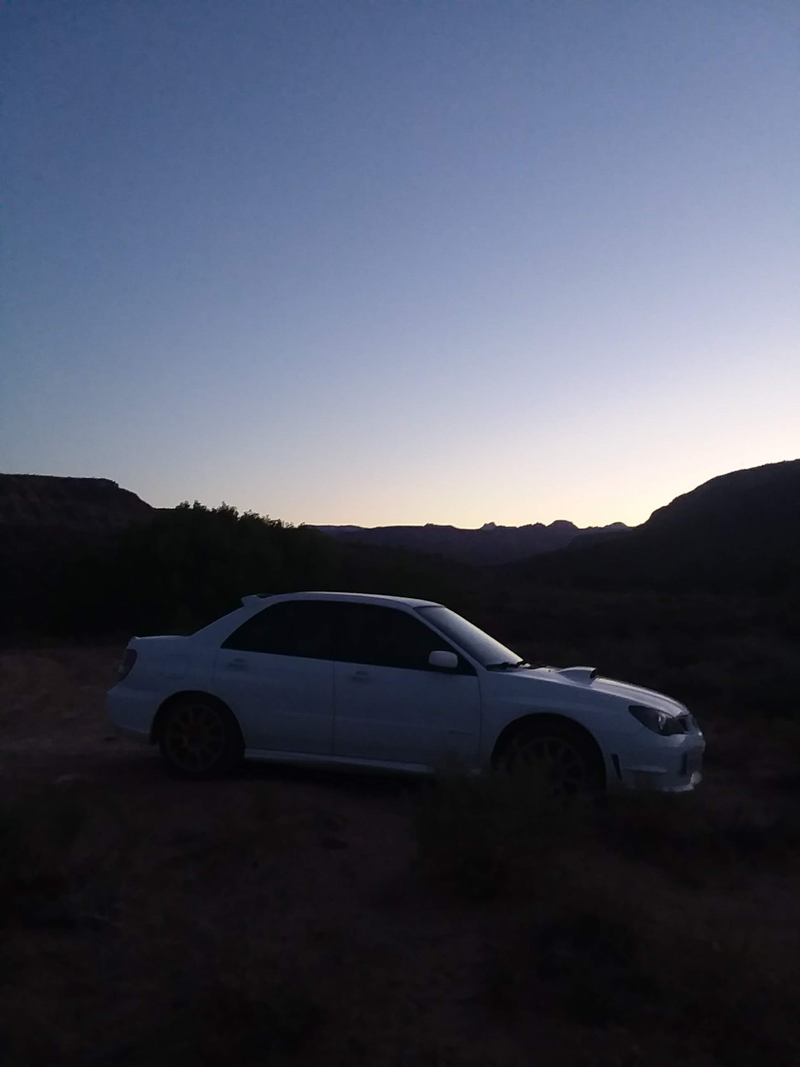 Waking up to catch the sunrise was tough but sure was a treat. I had a loooong day ahead of me so I packed a nice sandwich, 3L of water, and a bunch of snacks into my bag. It was going to be a river hike so I put on a set of water shoes and tied up my hiking boots to my bag to keep them high and dry for later in the day.